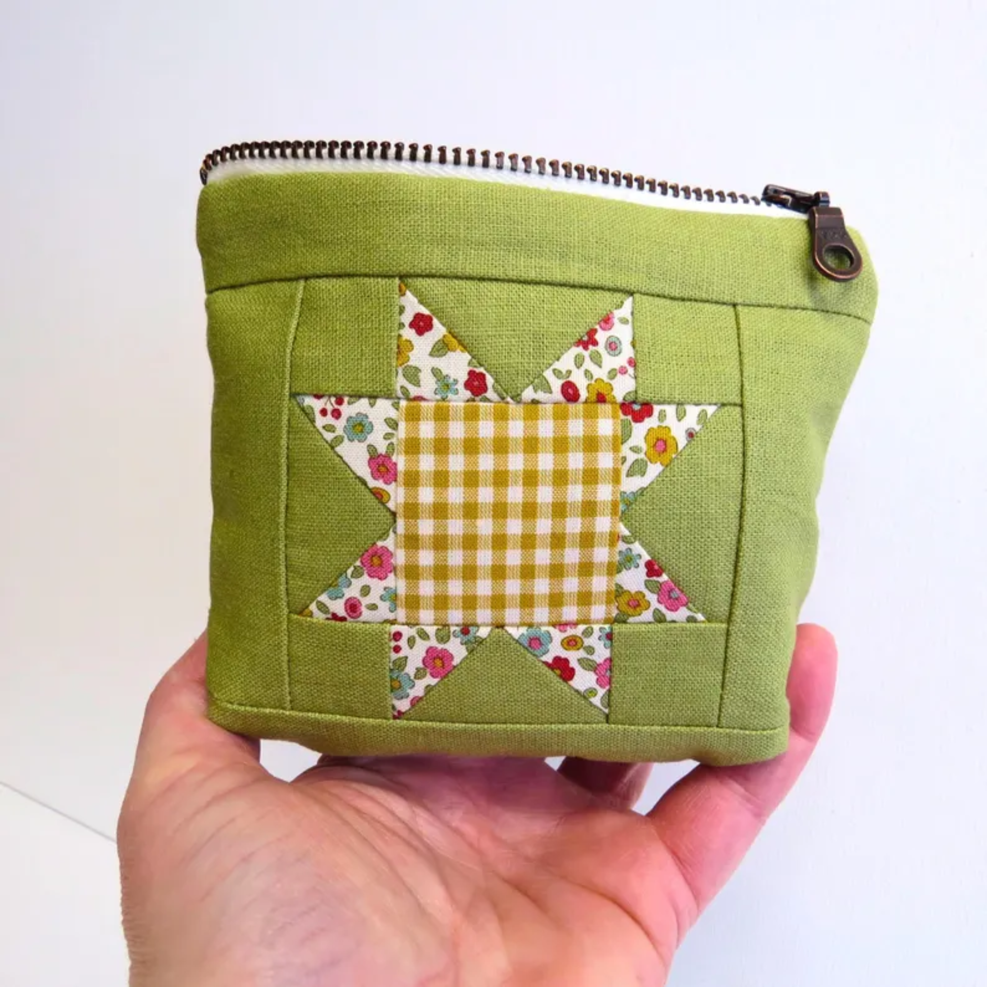Handmade Sawtooth Quilted Linen Pouch