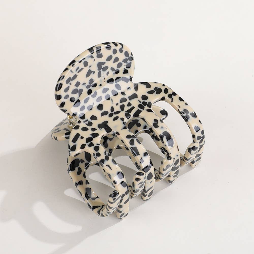 Ella Curved Barrel Claw Clip